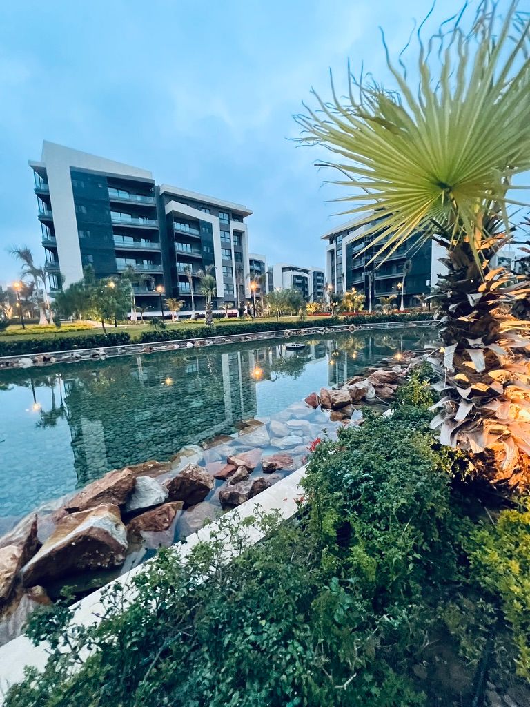 Reflecting pools inside Privado